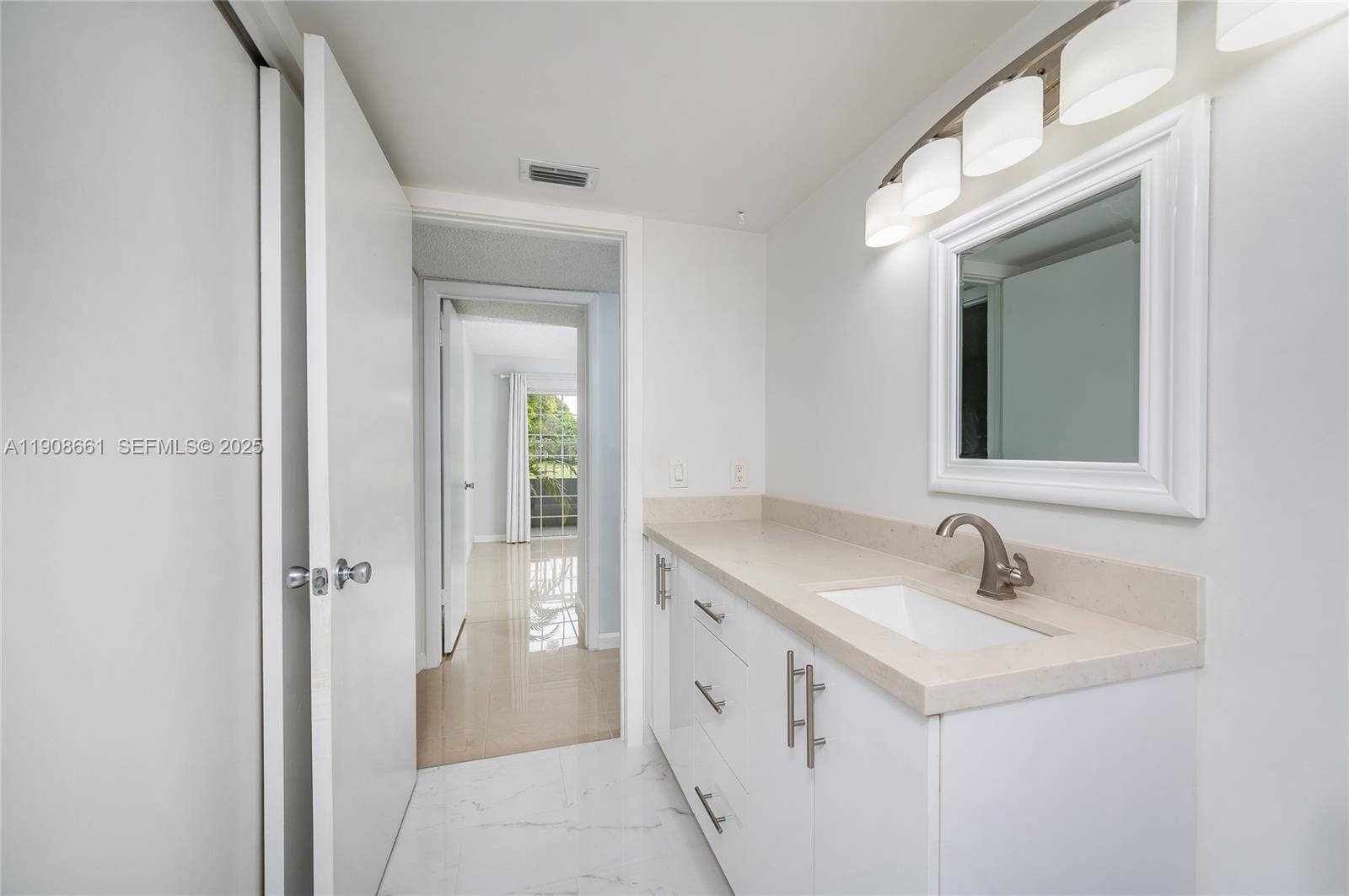 10421 Mahogany Key Circle 105 — photo 12