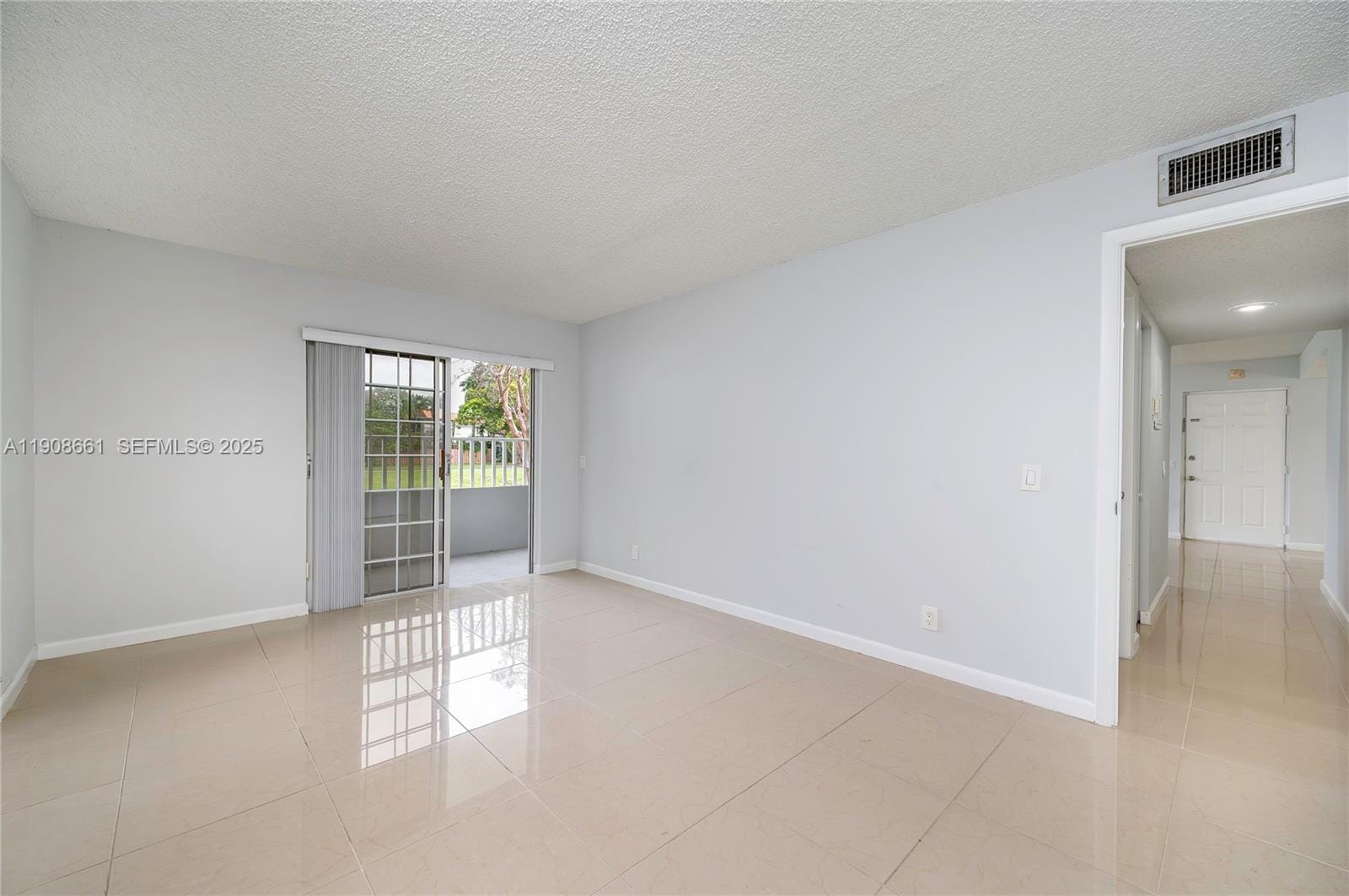 10421 Mahogany Key Circle 105, Miami, FL 33196 photo 16