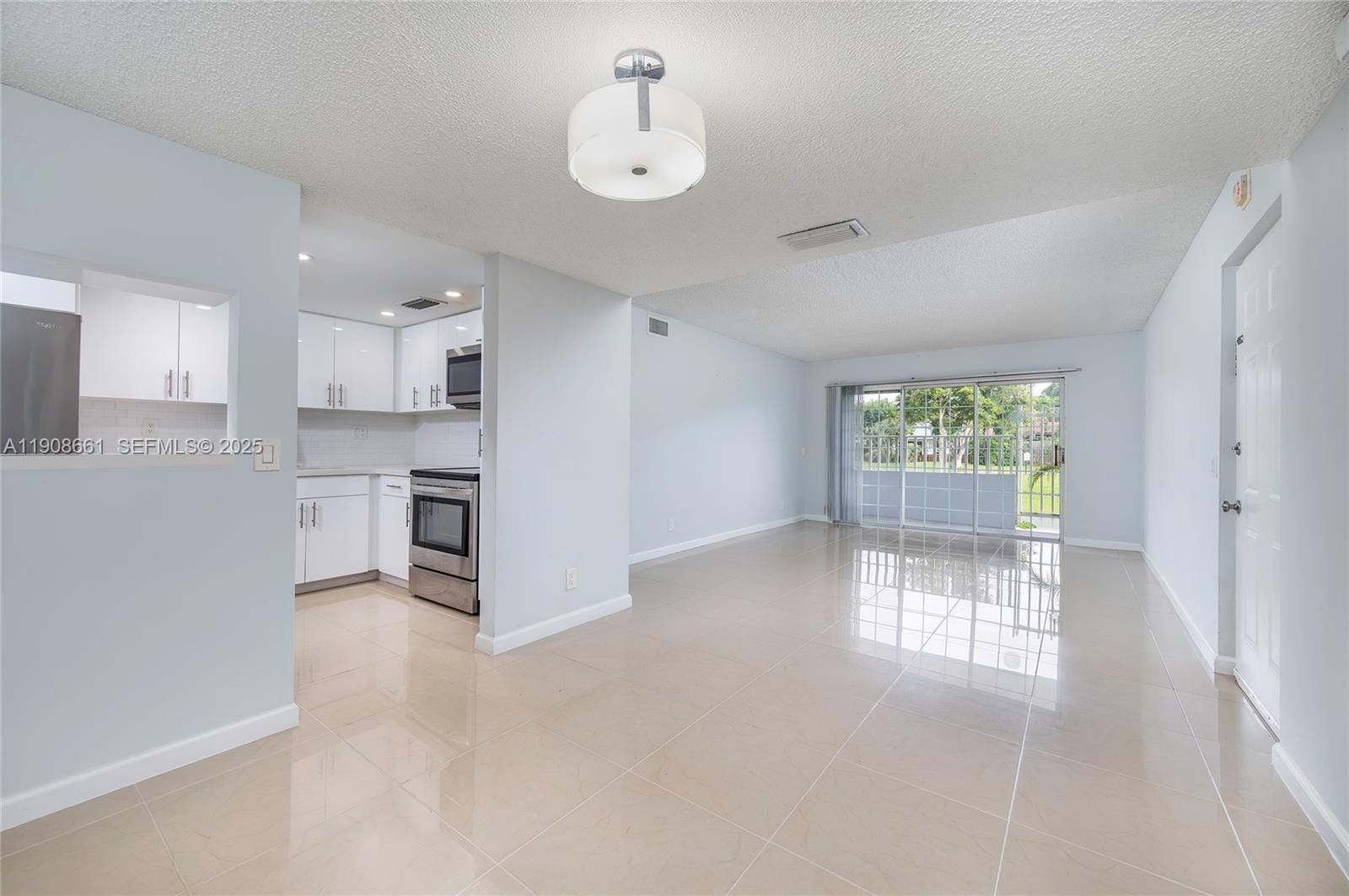 10421 Mahogany Key Circle 105 — photo 4