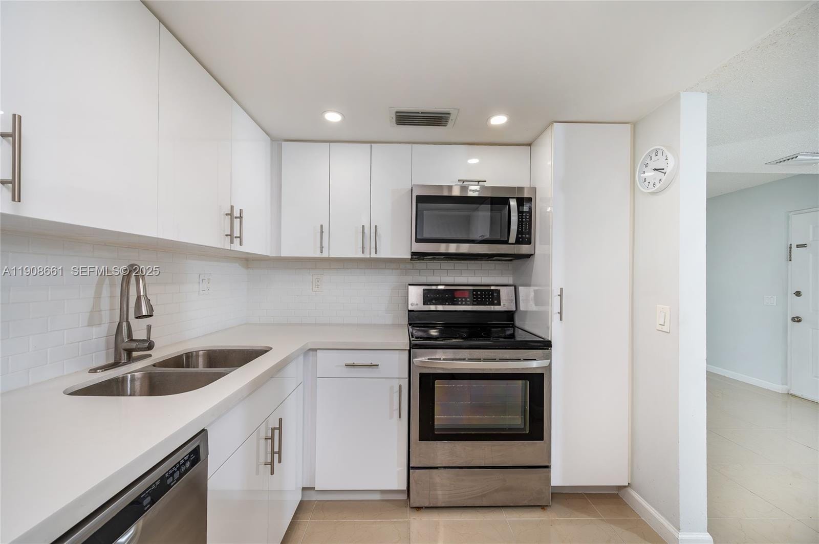 10421 Mahogany Key Circle 105 — photo 6