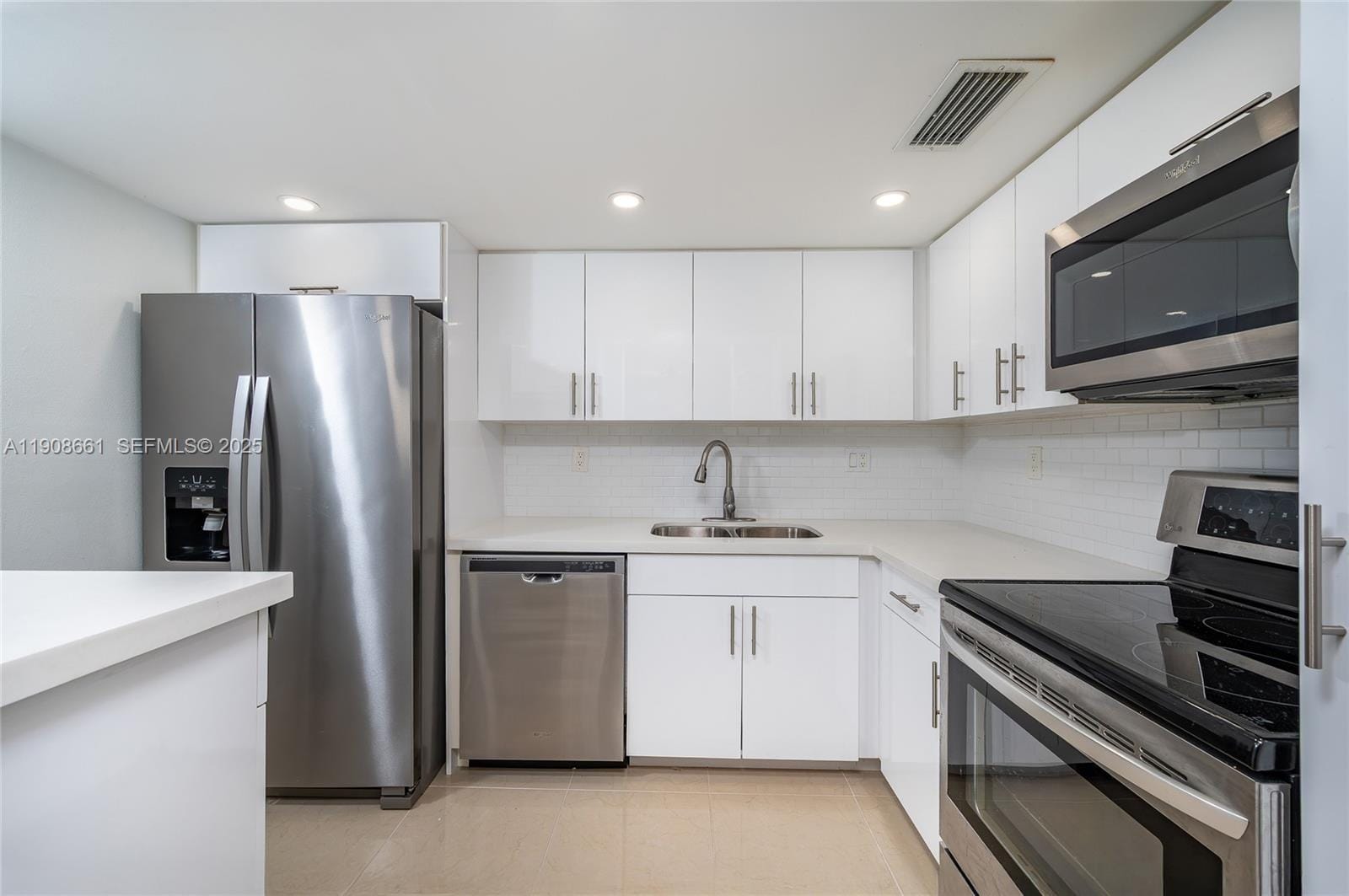10421 Mahogany Key Circle 105 — photo 7