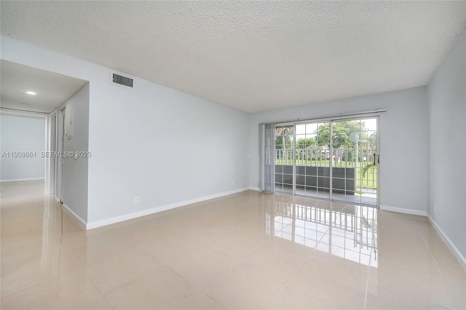 10421 Mahogany Key Circle 105 — photo 9