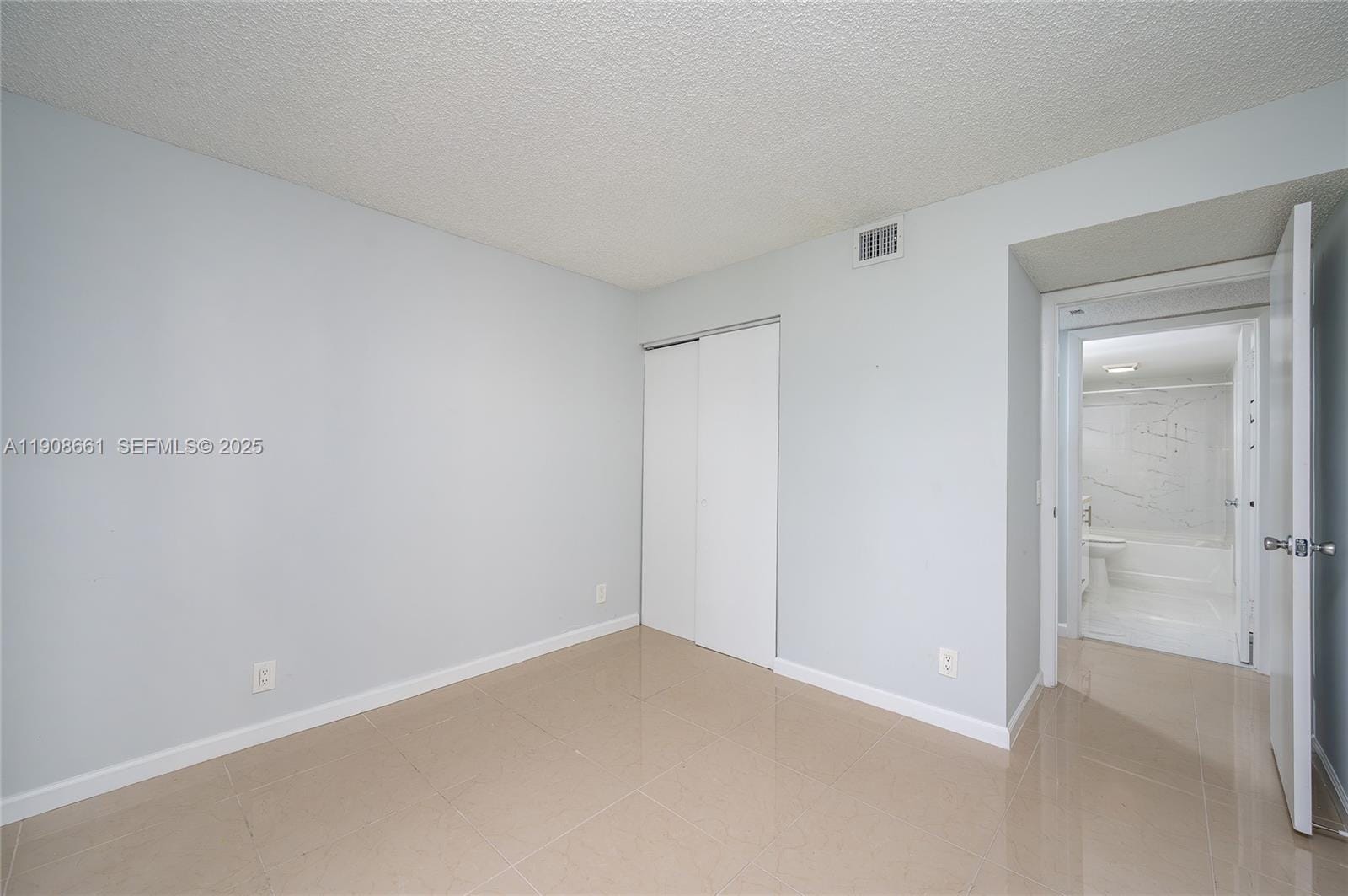 10421 Mahogany Key Circle 105 — photo 10