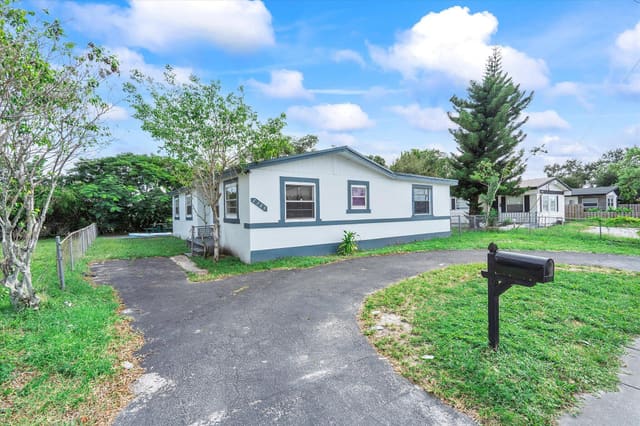 2300 NW 31st Avenue, sold in Golden Ridge, Fort Lauderdale, FL