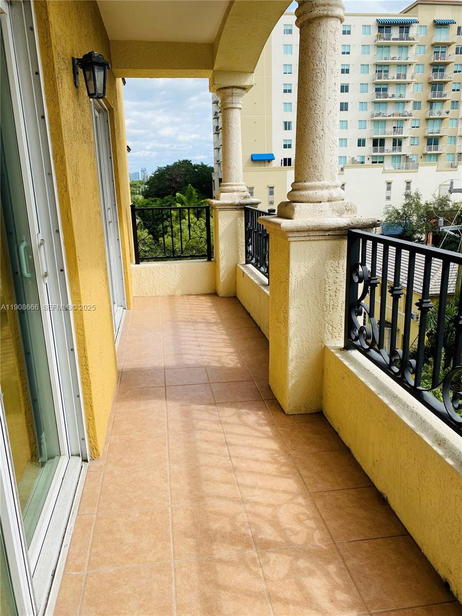 20 Calabria Avenue 401, Coral Gables, FL 33134 photo 14