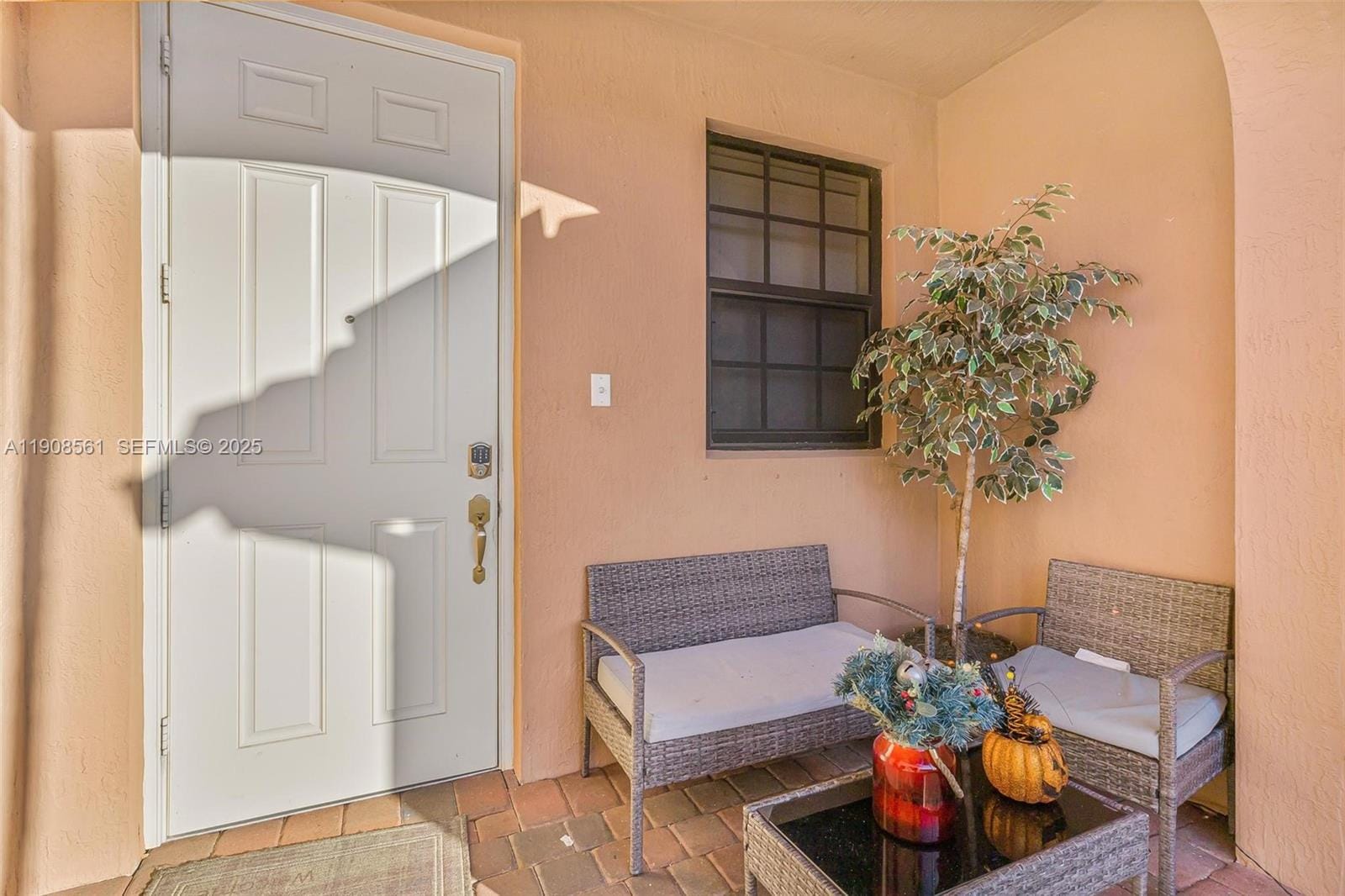 161 SE 34th Terrace, Homestead, FL 33033 photo 2