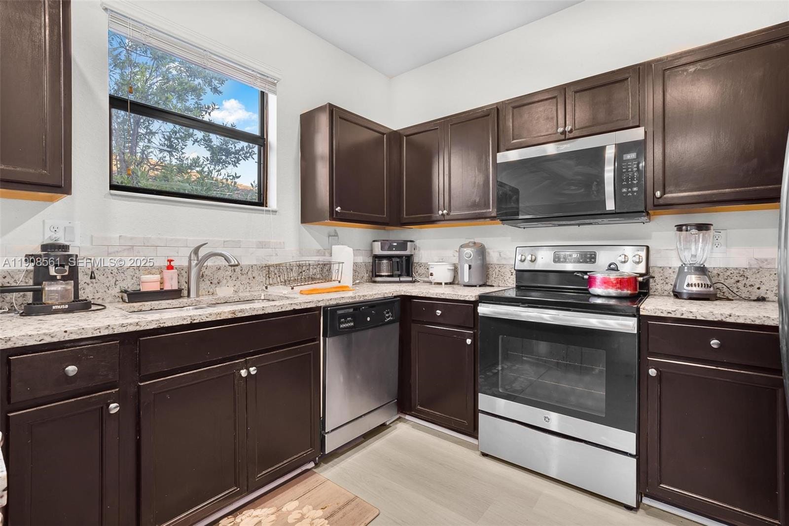 161 SE 34th Terrace, Homestead, FL 33033 photo 8