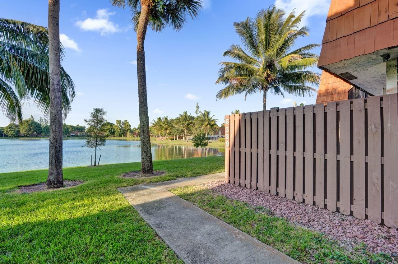 8339 S Coral Circle 8339, North Lauderdale, FL 33068