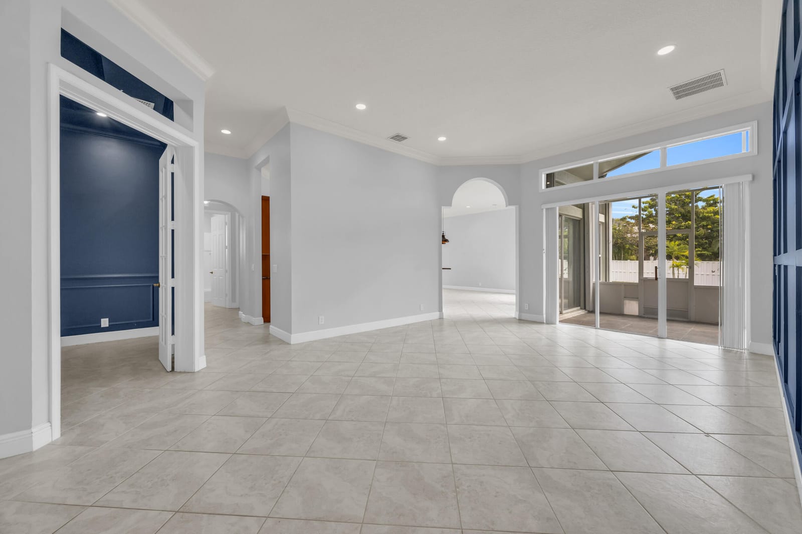 302 NW Westover Court — photo 8