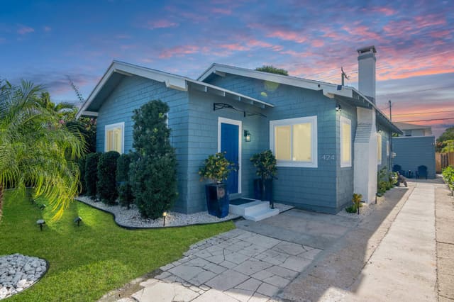424 Malverne Road, sold in Estates Of South Palm Beach, West Palm Beach, FL