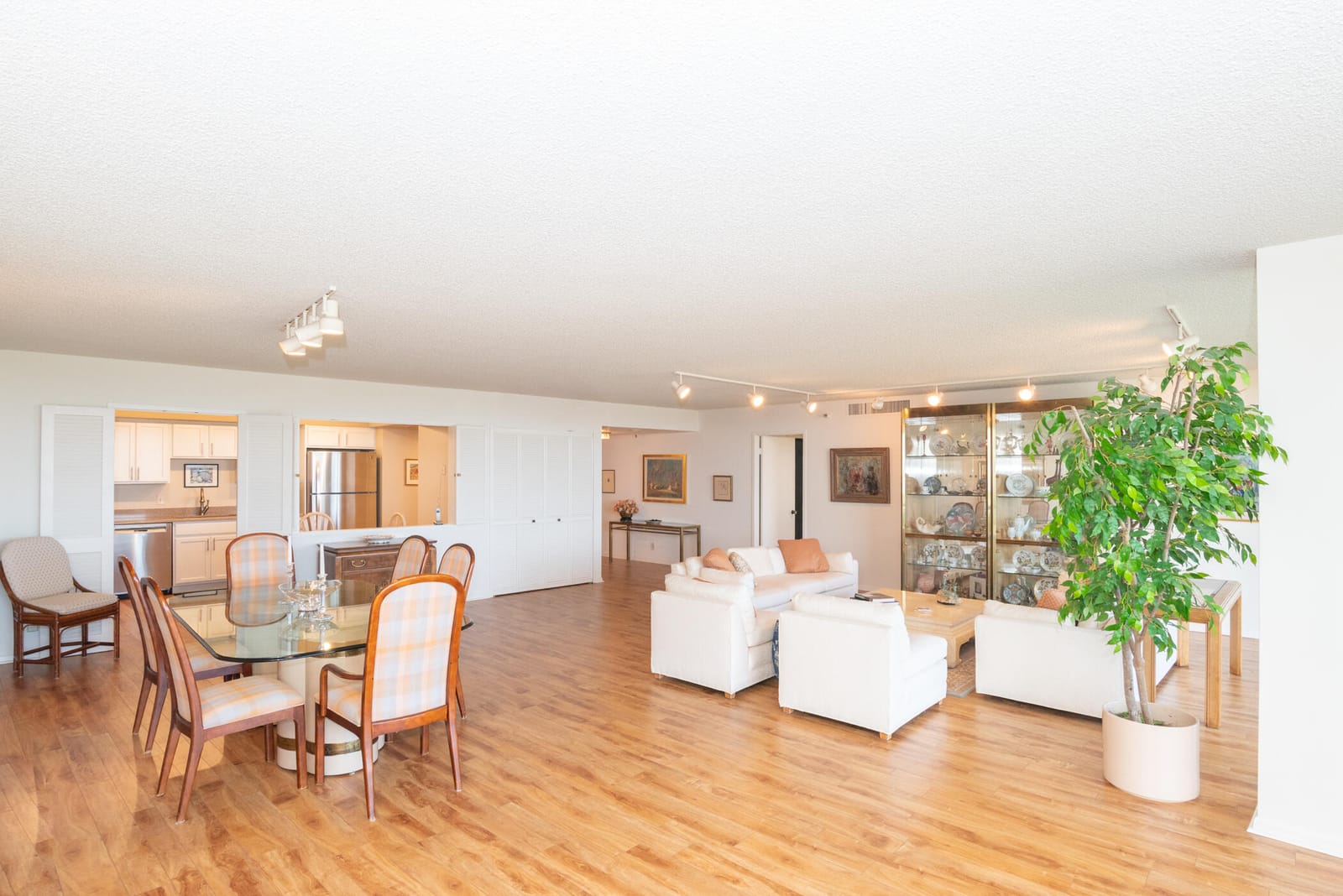 2480 Presidential Way 1504 — photo 8