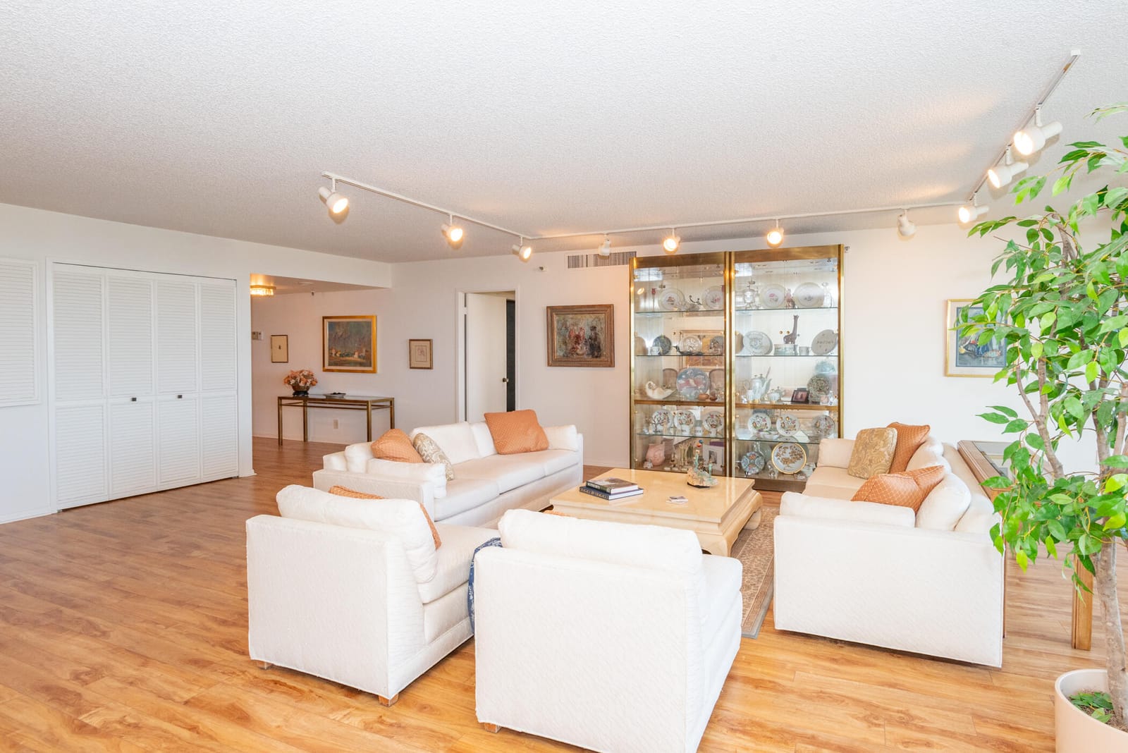 2480 Presidential Way 1504 — photo 10