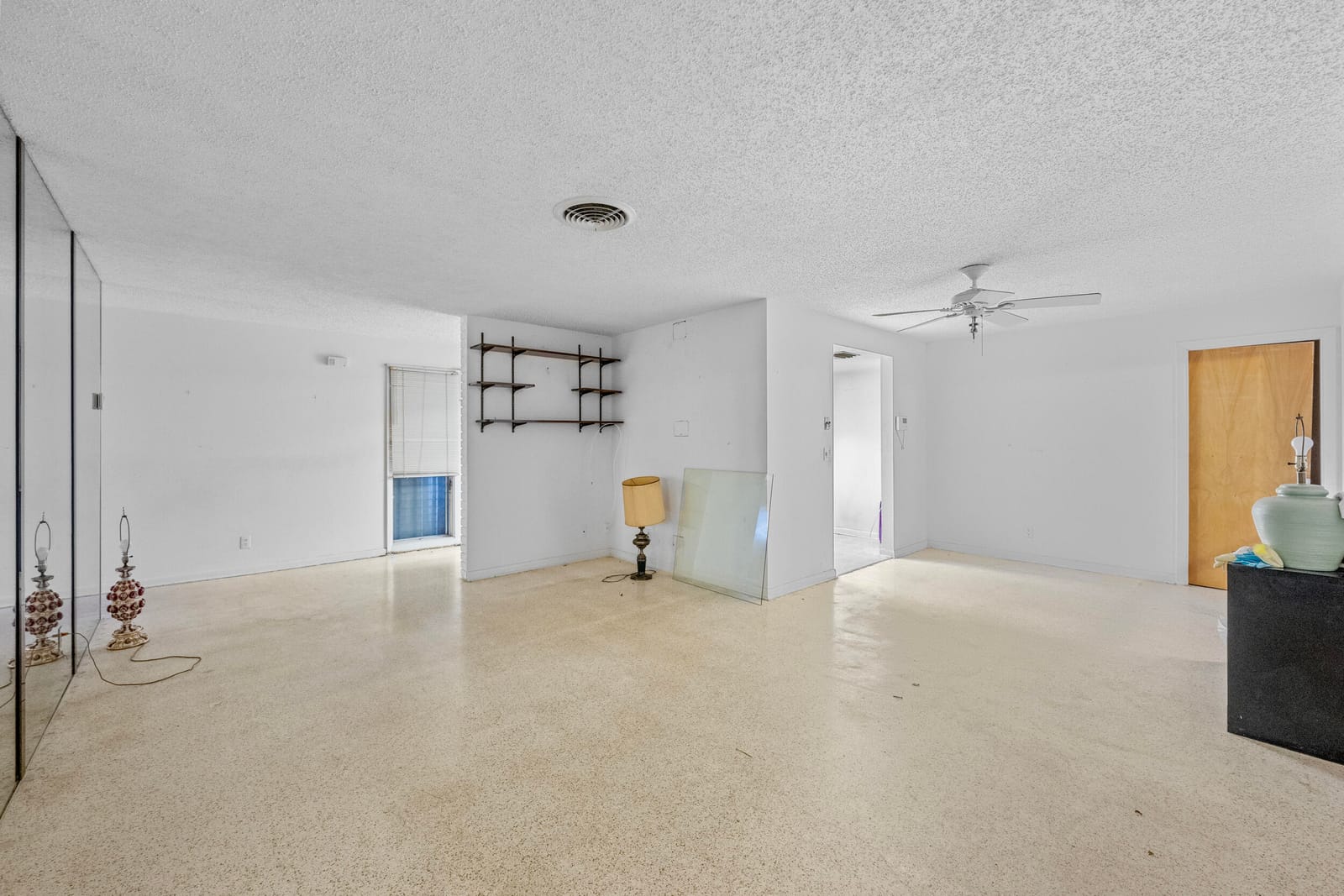 490 W 31st Street — photo 9