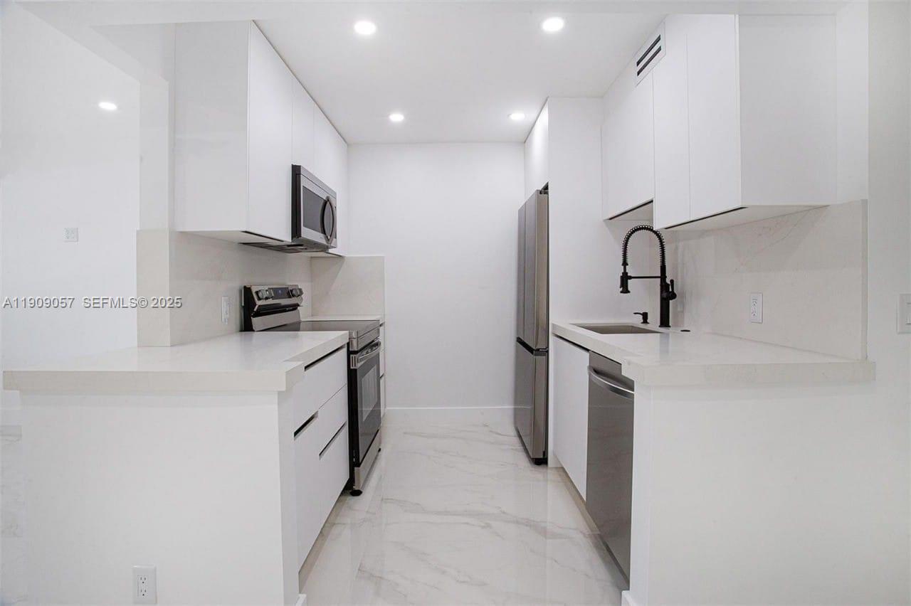 13250 SW 7th Court 204L — photo 3