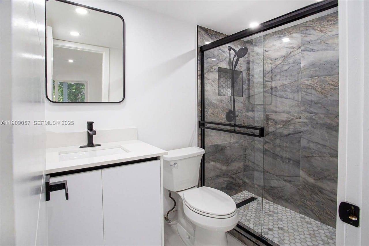 13250 SW 7th Court 204L, Pembroke Pines, FL 33027 photo 24
