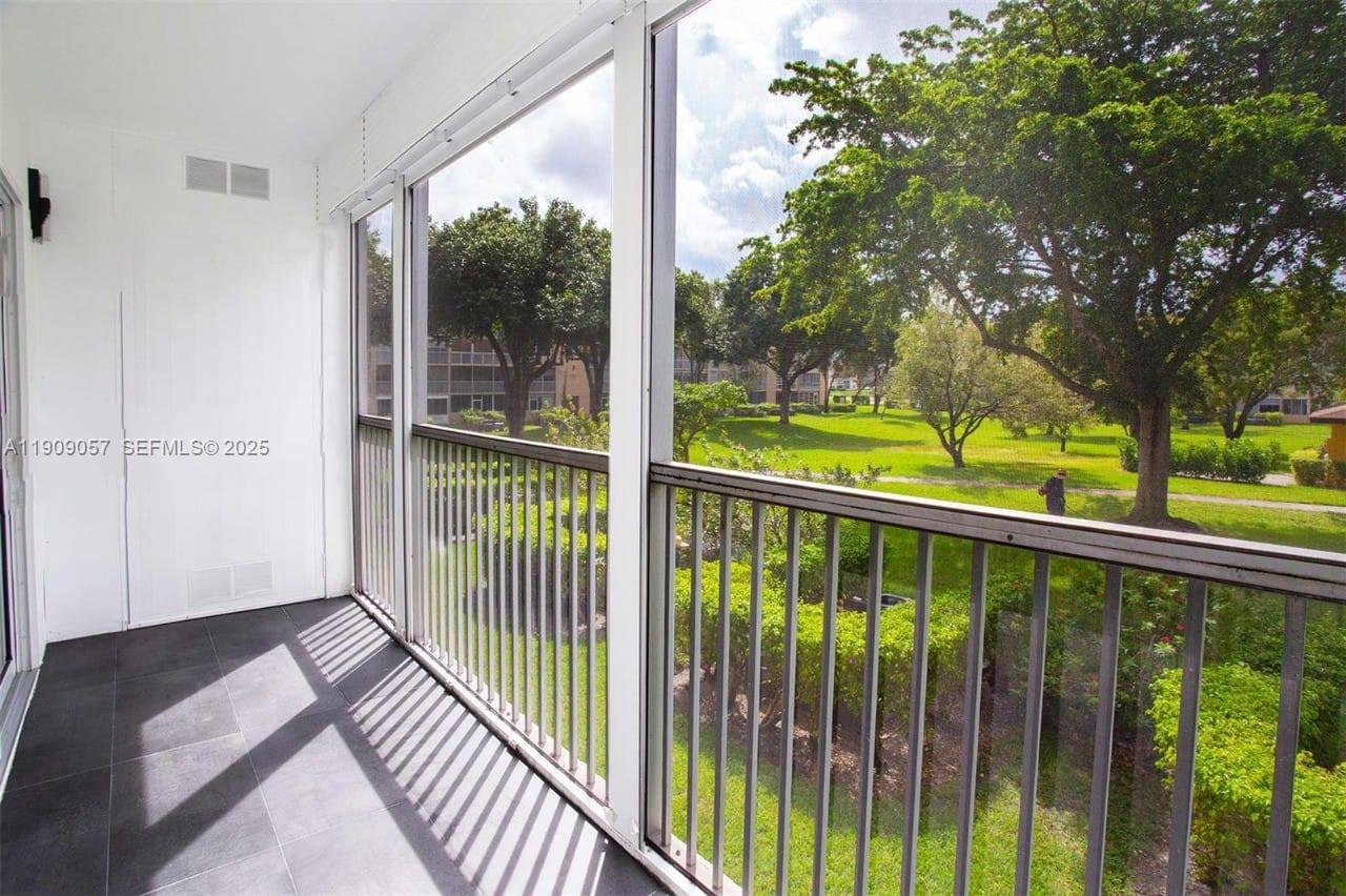 13250 SW 7th Court 204L, Pembroke Pines, FL 33027 photo 28