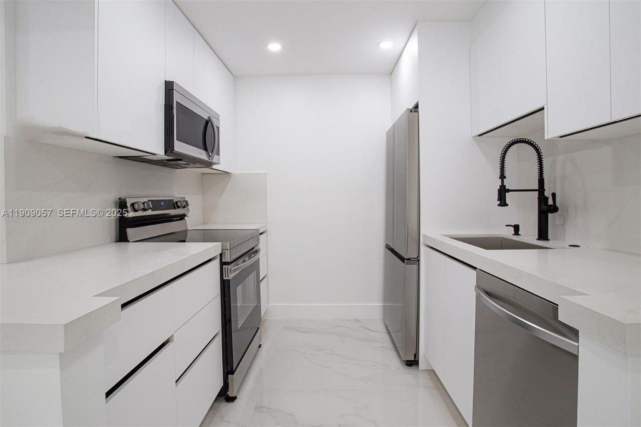 13250 SW 7th Court 204L — photo 6