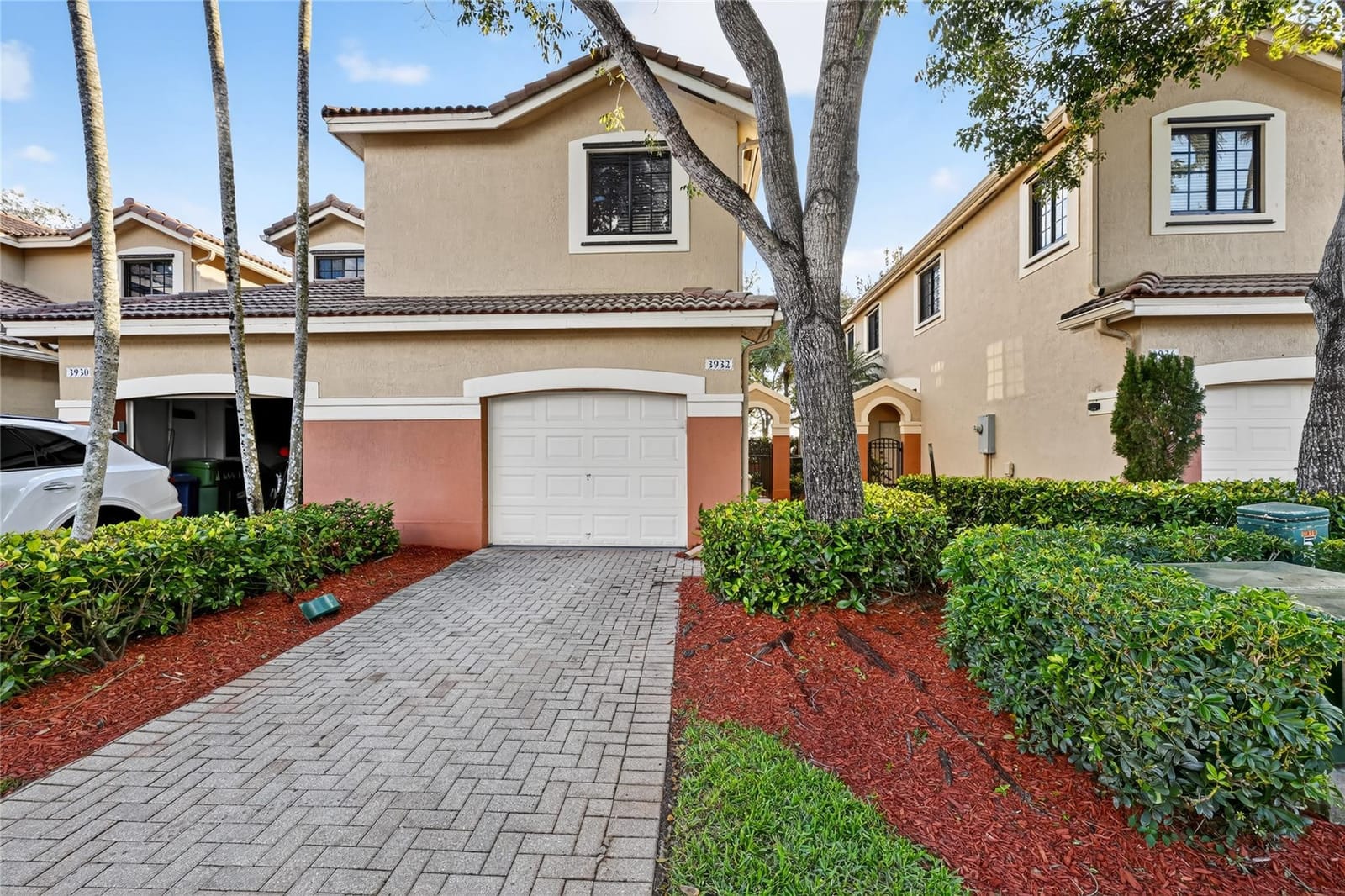 3932 Mango Drive, Weston, FL 33332