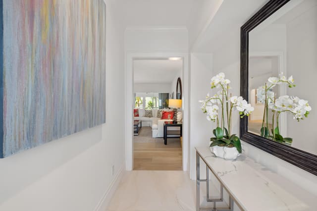 300 S Ocean Boulevard 3g, sold in Three Hundred Ocean Blvd Apts Inc, Palm Beach, FL