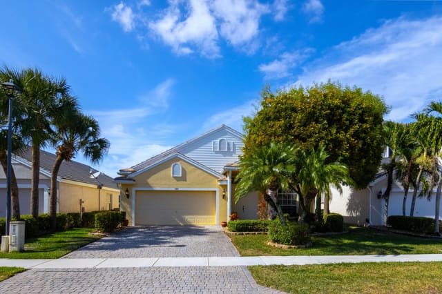 284 Berenger Walk, Royal Palm Beach, FL 33414