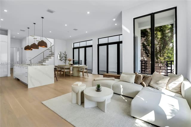 8013 NW 42nd Street, sold in Canarias East, Doral, FL