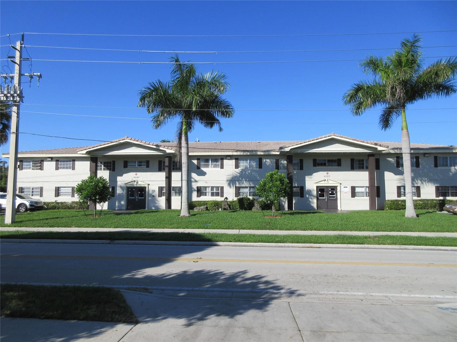 4240-4280 Woodside Drive, Coral Springs, FL 33065