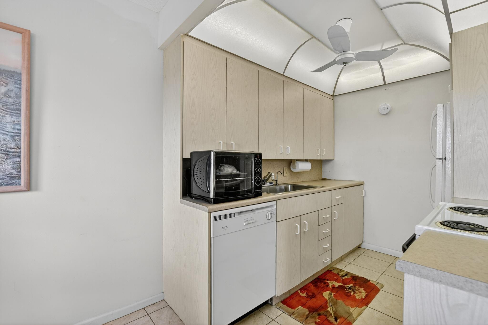 3025 Guildford B 3025, Boca Raton, FL 33434 photo 13