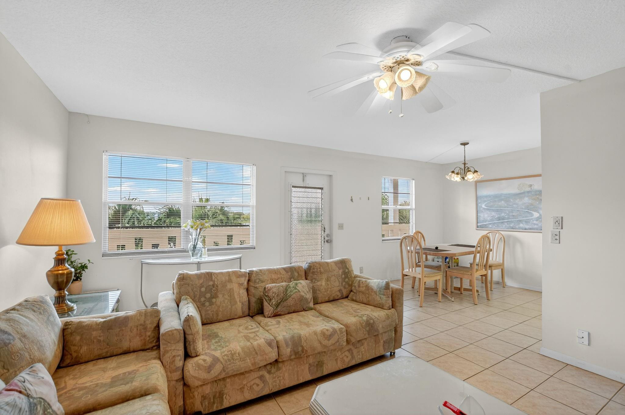 3025 Guildford B 3025 — photo 9