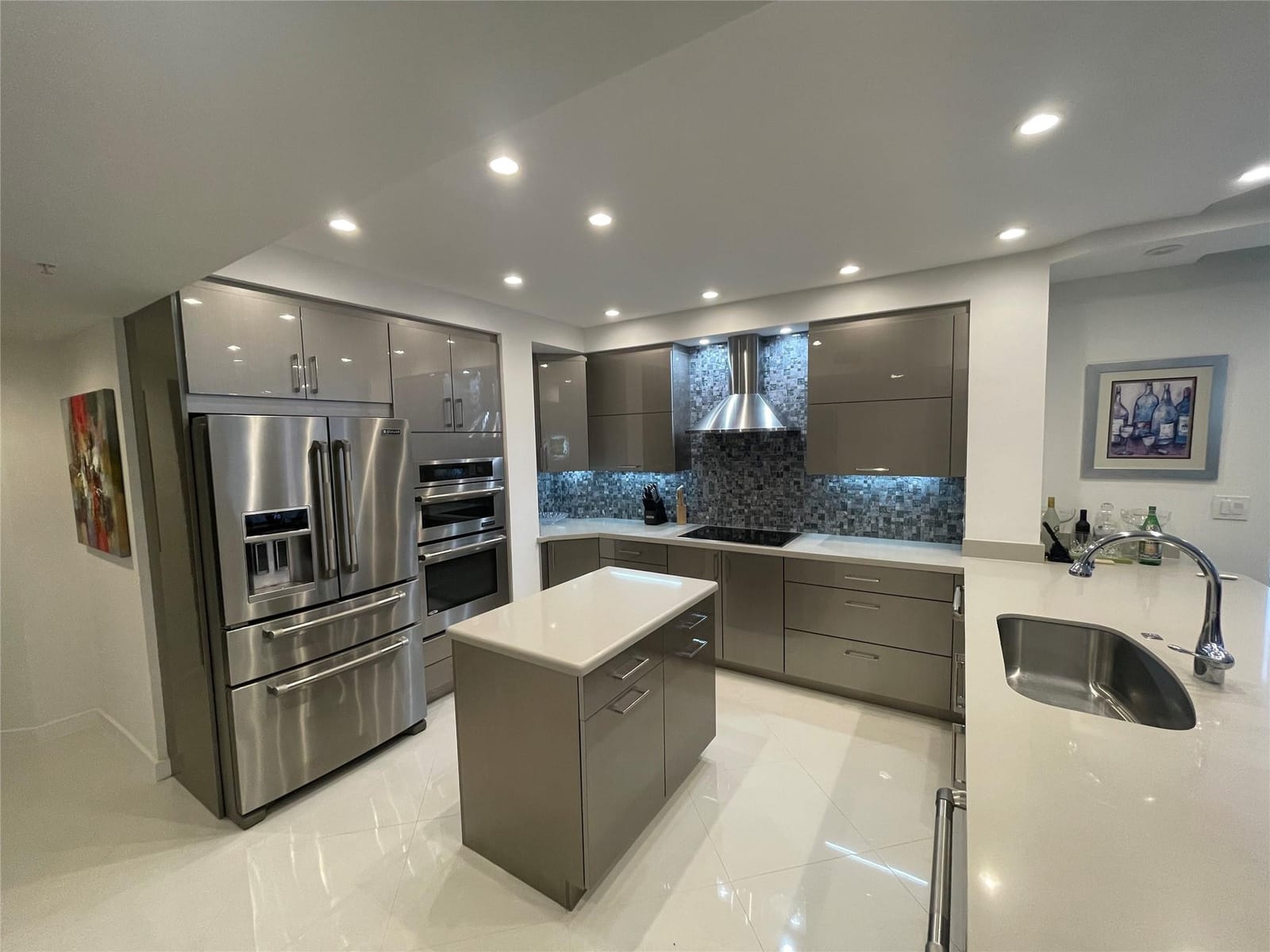 100 S Birch Road 2502C — photo 6