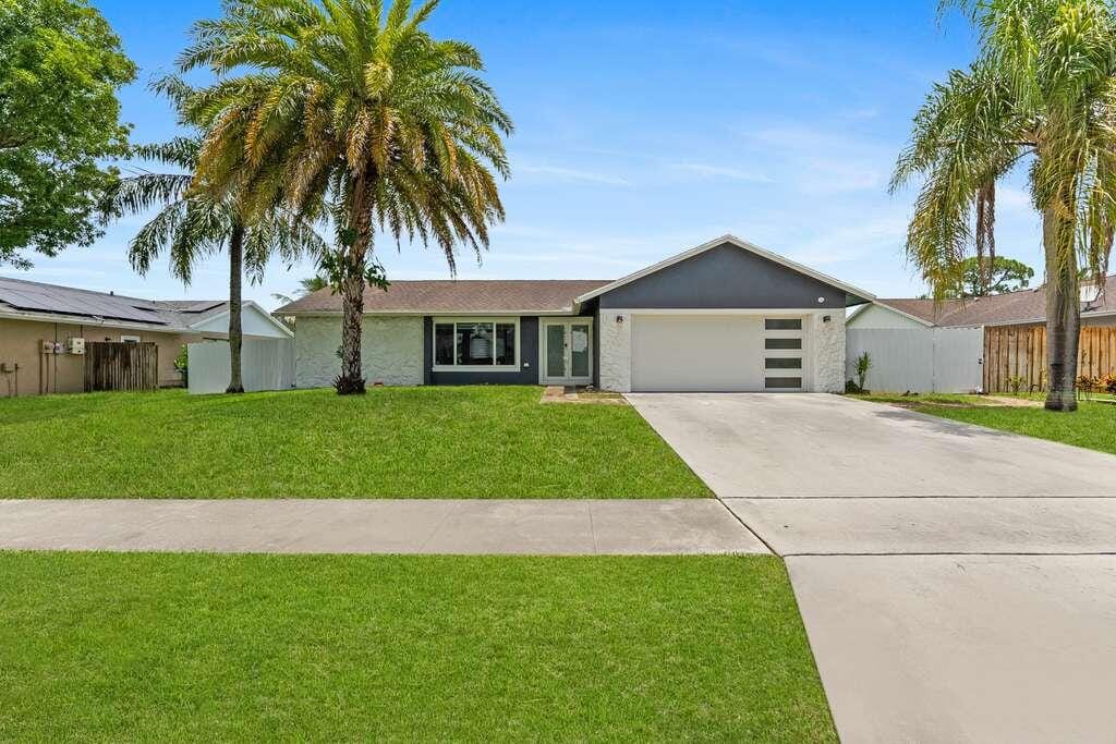 112 Parkwood Drive, Royal Palm Beach, FL 33411