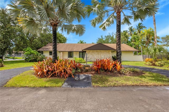 7804 SW 178th Terrace, Palmetto Bay, FL 33157