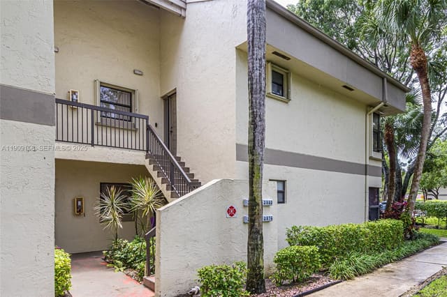 2880 S Carambola S Circle 2071, sold in Applewood Village IV E CO, Coconut Creek, FL