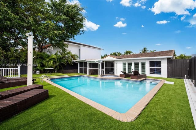 7701 NE 8th Avenue, Miami, FL 33138