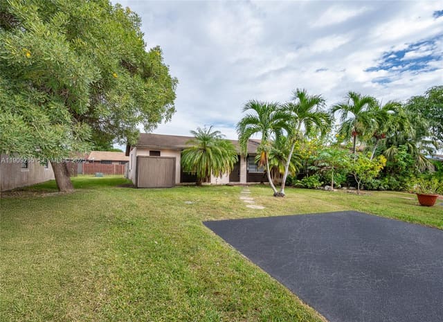 13579 SW 49th Terrace, sold in San Sebastian Twnhses, Miami, FL
