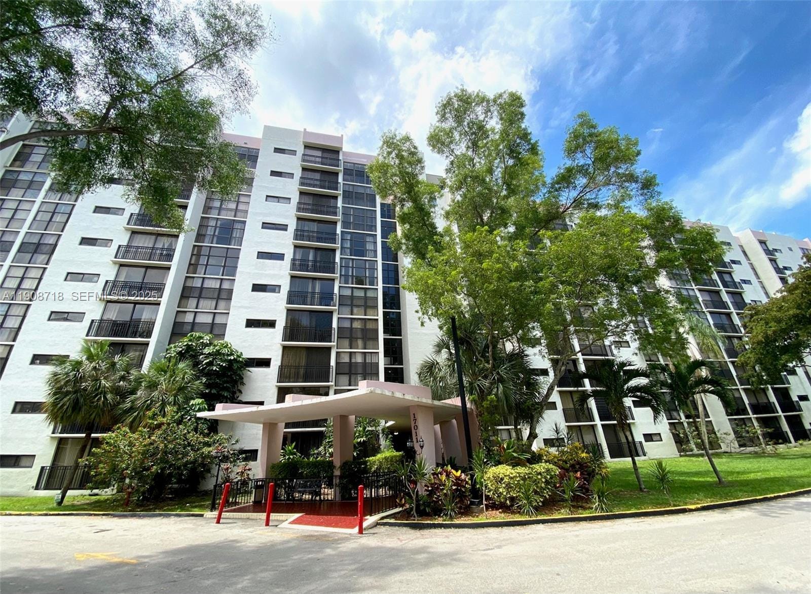 17011 N Bay Road 711, Sunny Isles Beach, FL 33160 photo 1