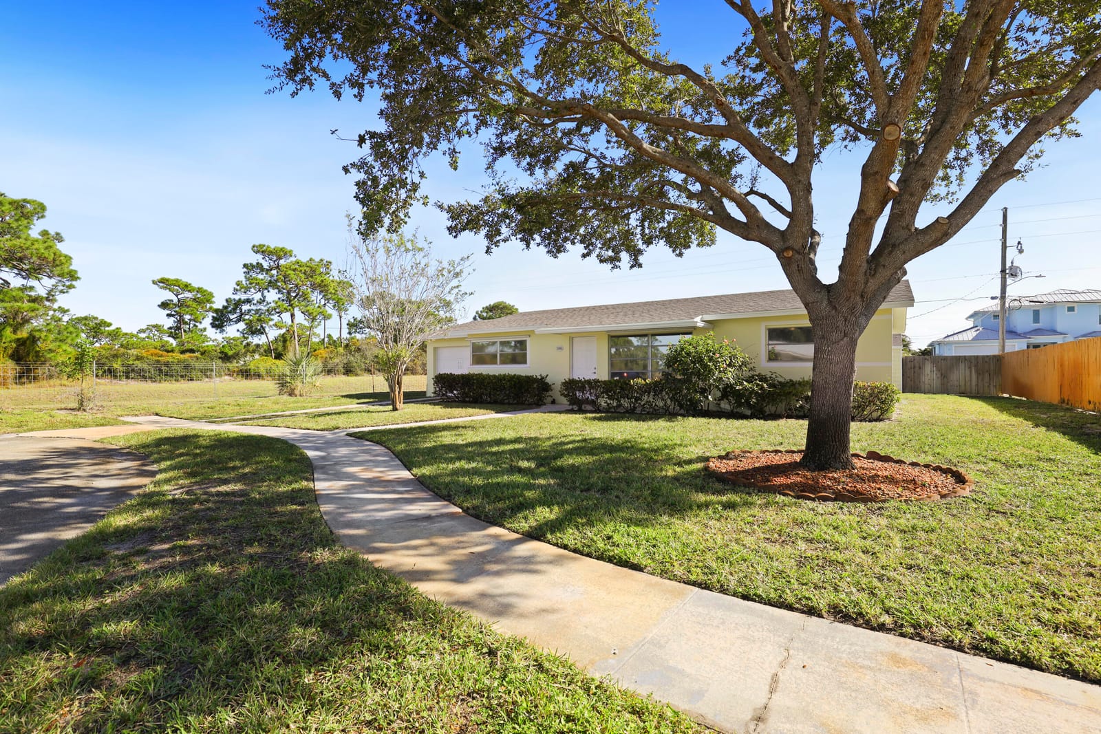 18905 SE Southgate Drive, Jupiter, FL 33469