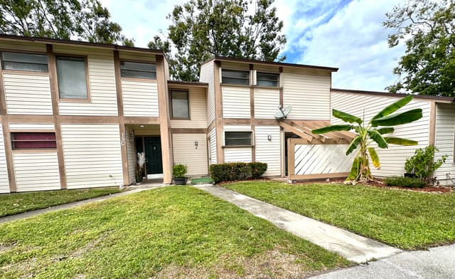 132 Sherwood Circle 15b, sold in Jupiter Village Townhomes, Jupiter, FL