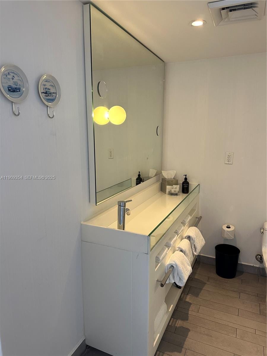 1100 West Avenue 1206 — photo 11