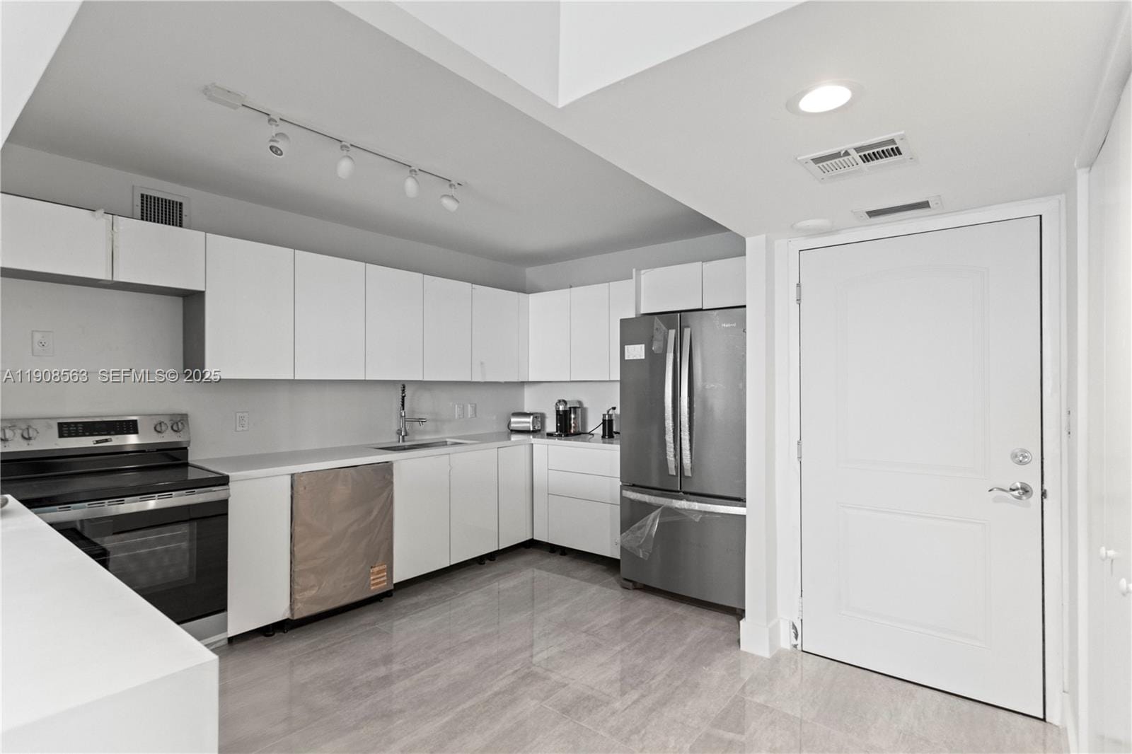 100 Bayview Drive 227 — photo 8