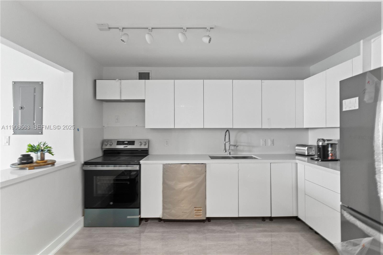 100 Bayview Drive 227 — photo 9