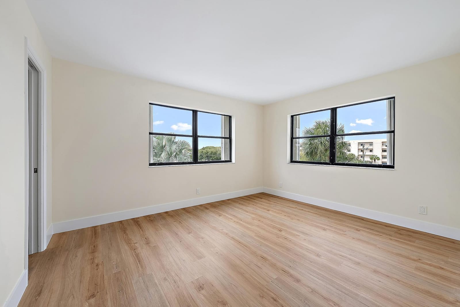 19800 Sandpointe Bay Drive 406, Tequesta, FL 33469 photo 22