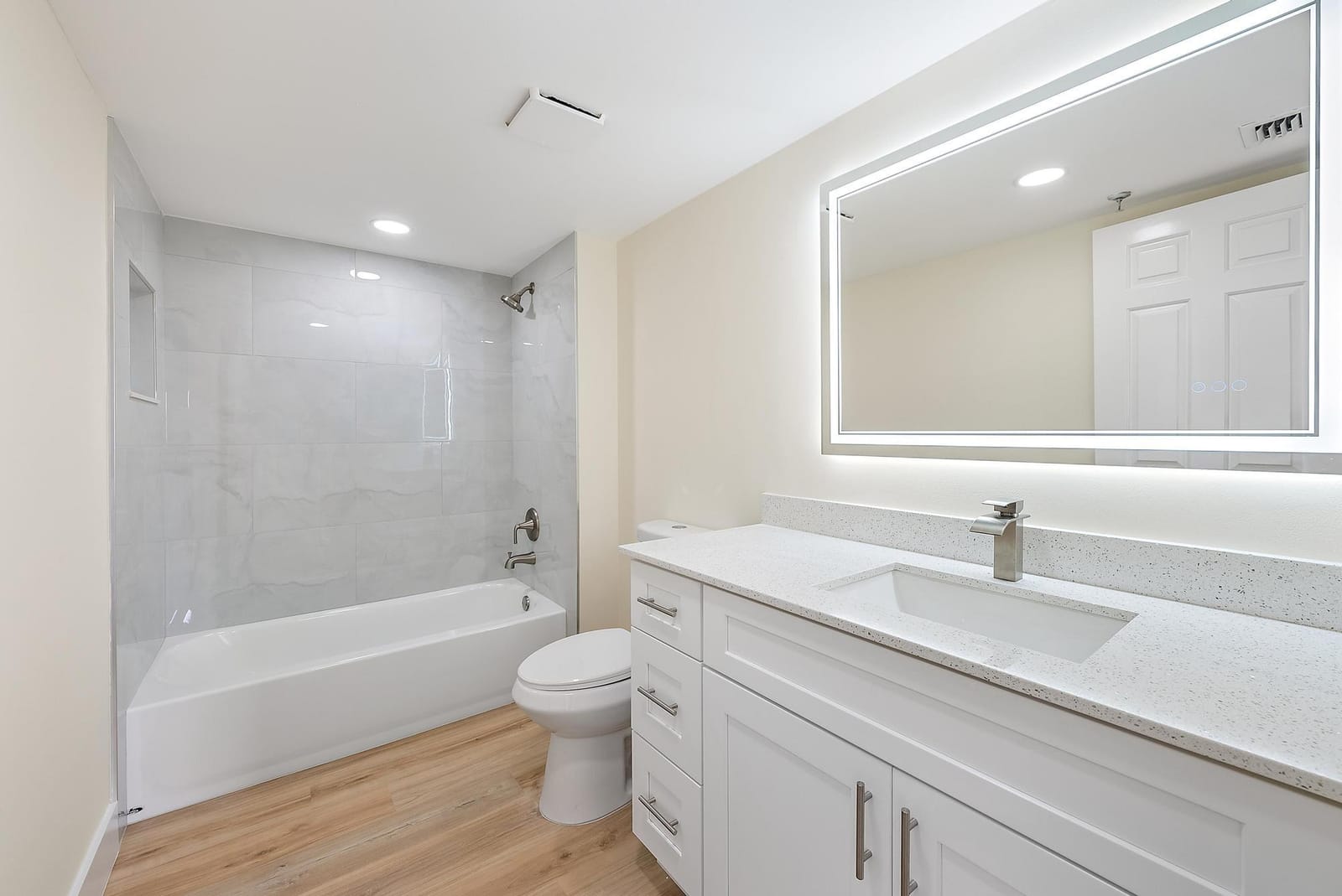19800 Sandpointe Bay Drive 406, Tequesta, FL 33469 photo 24