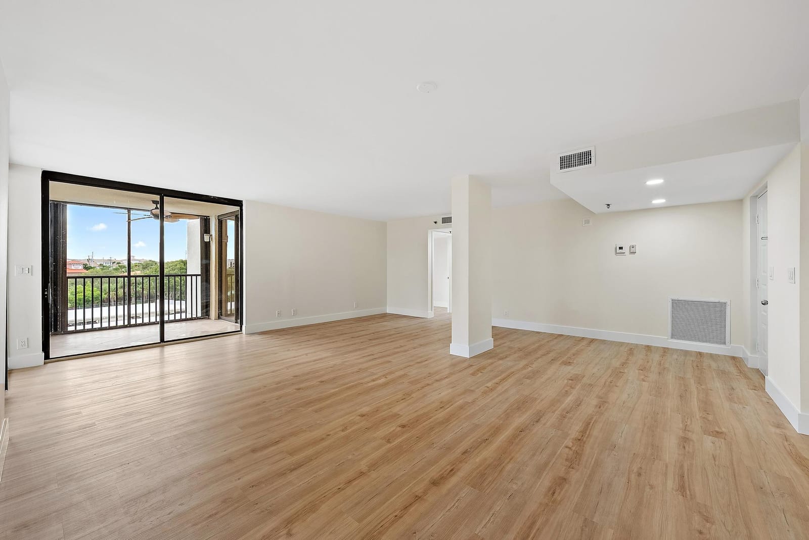 19800 Sandpointe Bay Drive 406, Tequesta, FL 33469 photo 10