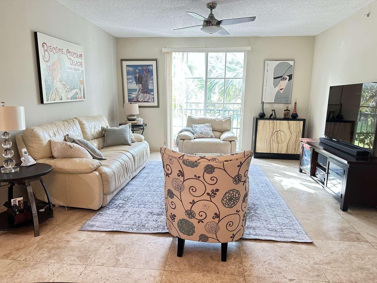 630 S Sapodilla Avenue 215 — photo 2