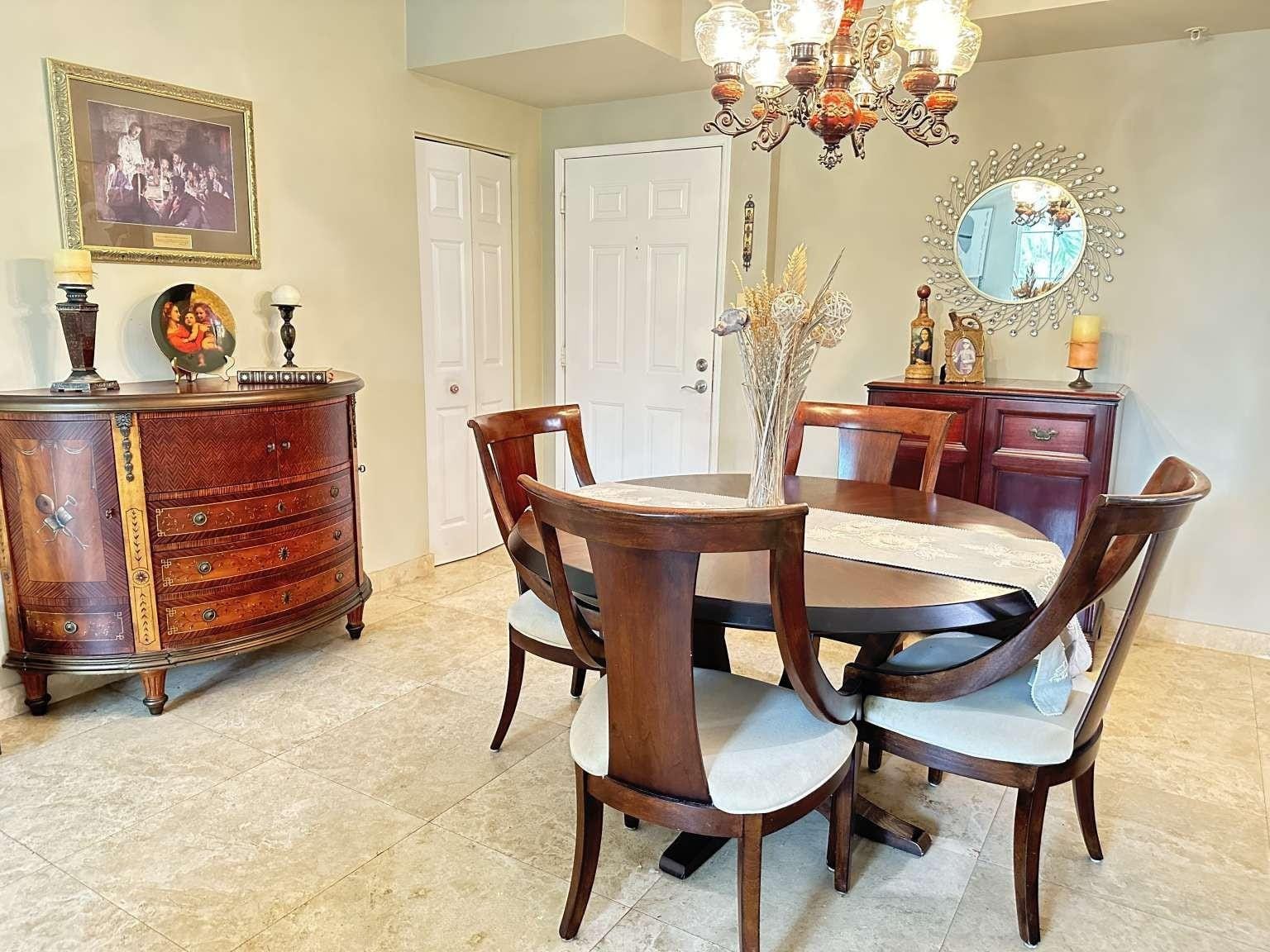 630 S Sapodilla Avenue 215 — photo 3