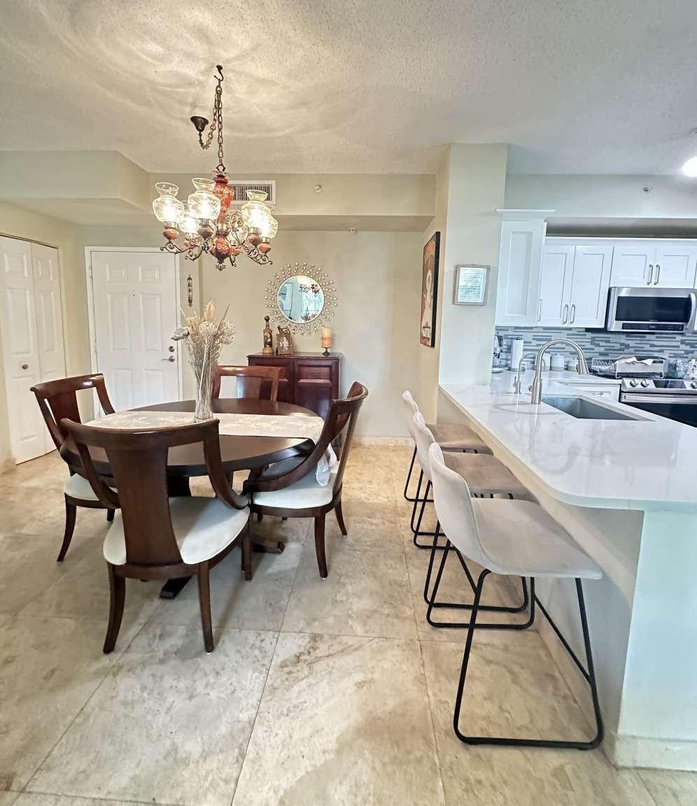 630 S Sapodilla Avenue 215 — photo 4