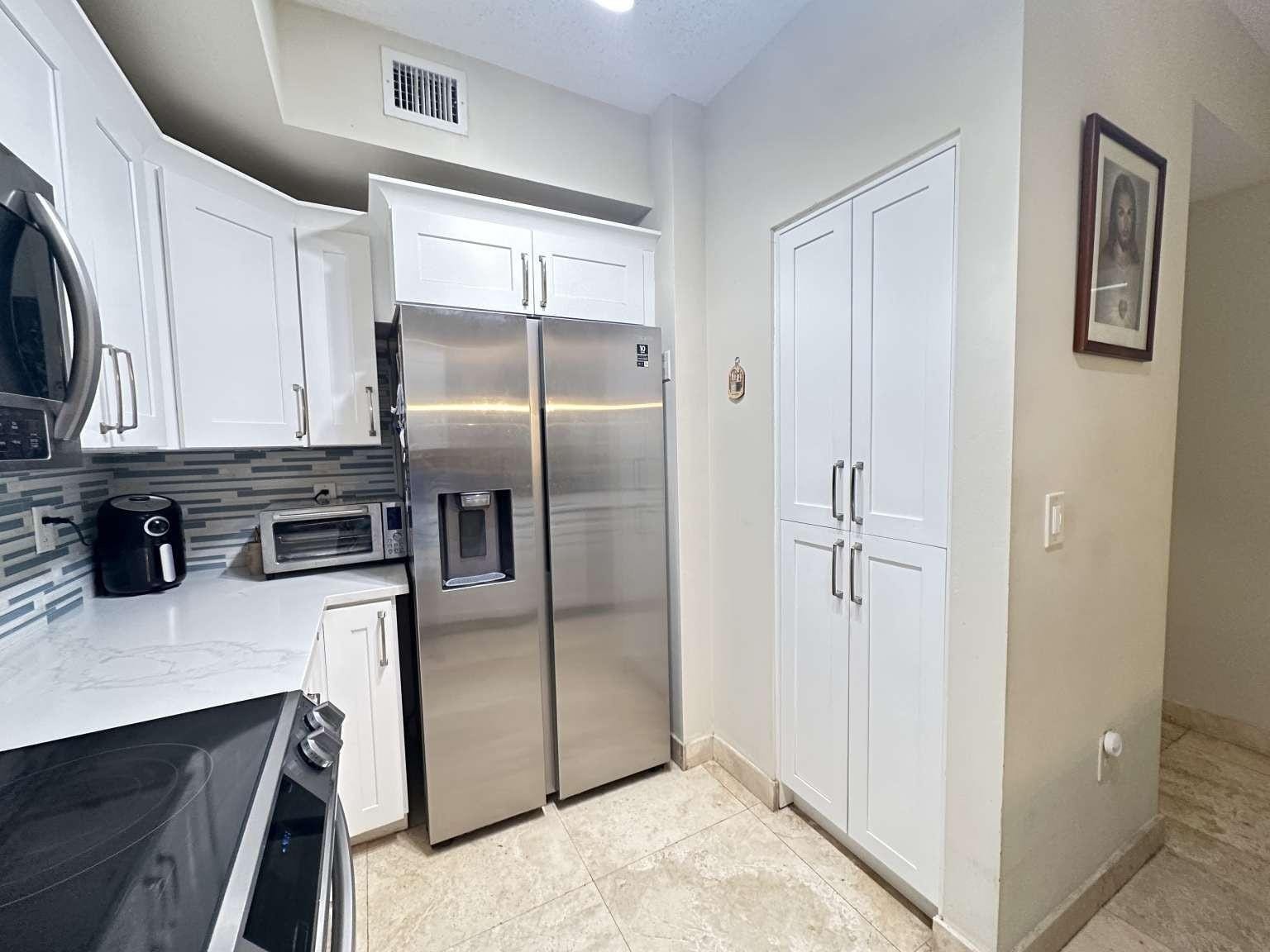 630 S Sapodilla Avenue 215 — photo 10
