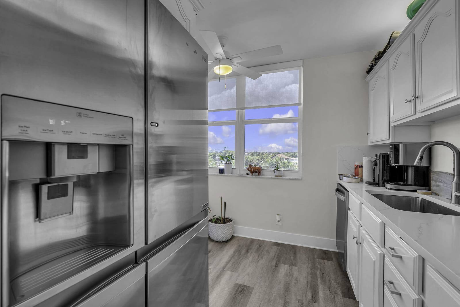 2639 N Riverside Drive 505 — photo 12