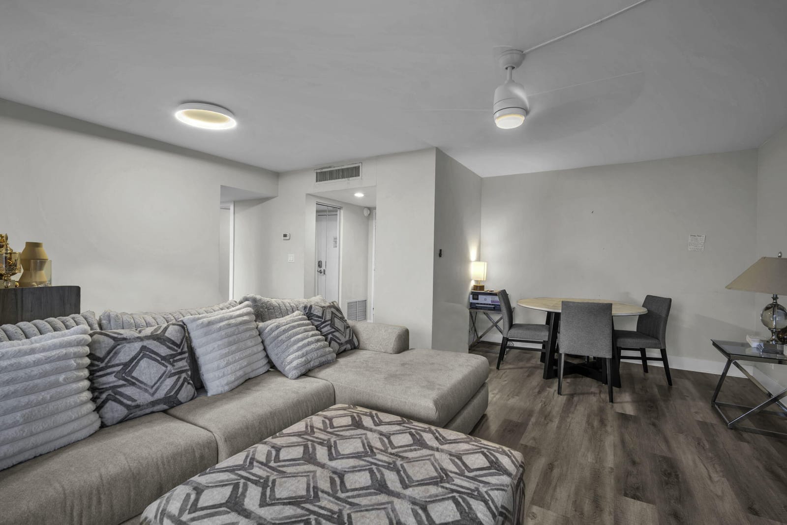2639 N Riverside Drive 505 — photo 10