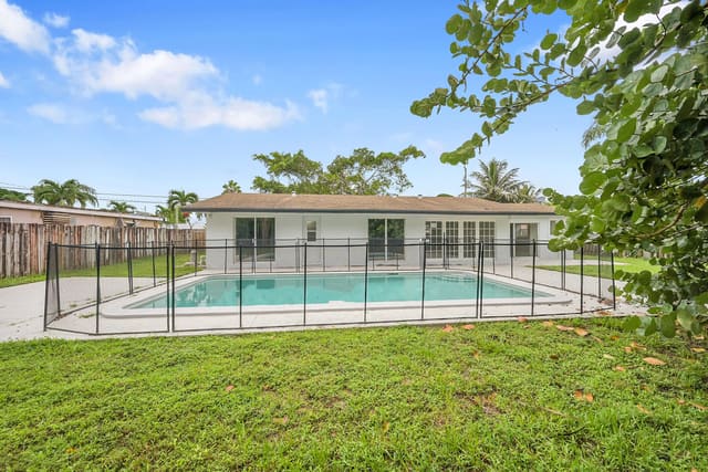 6952 Tradewind Way, sold in Island Estates, Lake Worth, FL